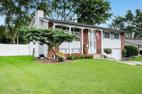 Photo of 6117 Allan Drive, Woodridge, IL 60517 (MLS # 12516236)