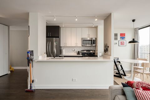 Tiny photo for 345 W Fullerton Parkway #1706, Chicago, IL 60614 (MLS # 12416889)