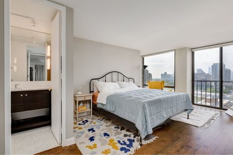Tiny photo for 345 W Fullerton Parkway #1706, Chicago, IL 60614 (MLS # 12416889)