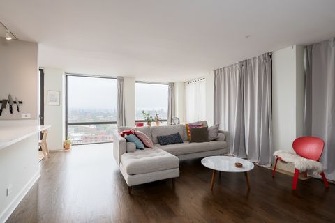 Tiny photo for 345 W Fullerton Parkway #1706, Chicago, IL 60614 (MLS # 12416889)