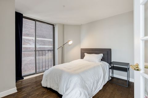 Tiny photo for 345 W Fullerton Parkway #1706, Chicago, IL 60614 (MLS # 12416889)