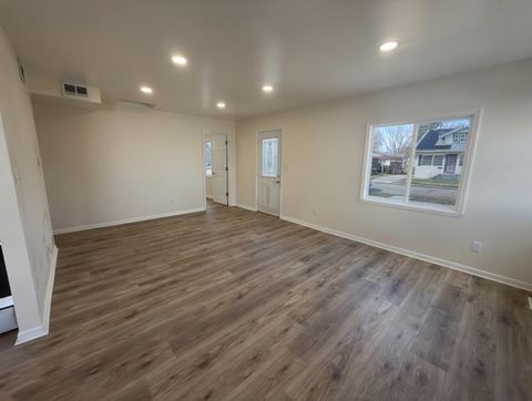 Tiny photo for 3032 Gladstone Avenue, Rockford, IL 61101 (MLS # 12605416)