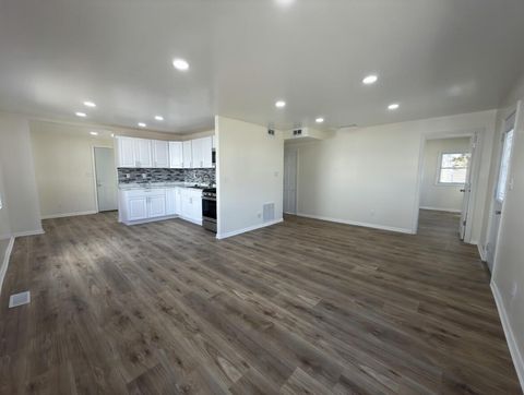 Tiny photo for 3032 Gladstone Avenue, Rockford, IL 61101 (MLS # 12605416)