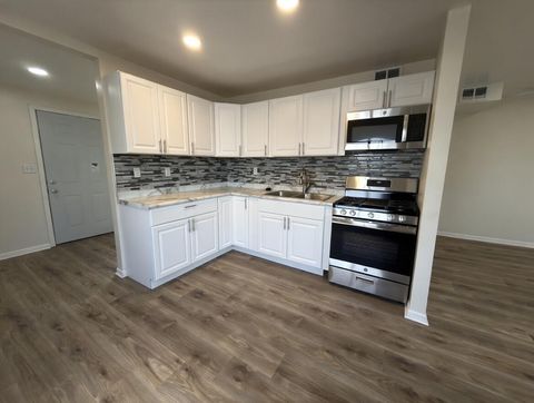 Tiny photo for 3032 Gladstone Avenue, Rockford, IL 61101 (MLS # 12605416)