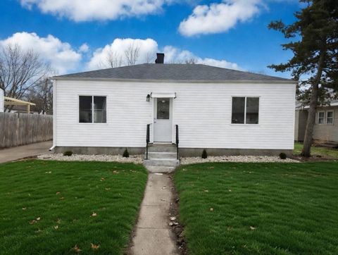 Photo of 3032 Gladstone Avenue, Rockford, IL 61101 (MLS # 12605416)