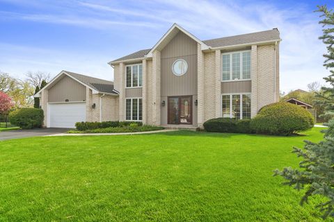 Photo of 305 Anne Court, Prospect Heights, IL 60070 (MLS # 12623619)