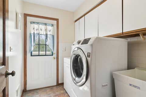 Tiny photo for 305 Anne Court, Prospect Heights, IL 60070 (MLS # 12623619)