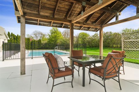 Tiny photo for 305 Anne Court, Prospect Heights, IL 60070 (MLS # 12623619)