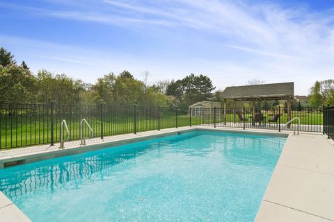 Tiny photo for 305 Anne Court, Prospect Heights, IL 60070 (MLS # 12623619)