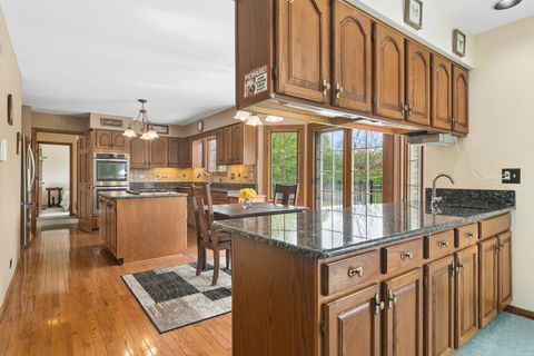 Tiny photo for 305 Anne Court, Prospect Heights, IL 60070 (MLS # 12623619)