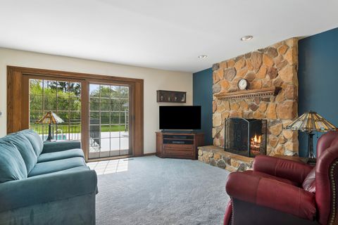 Tiny photo for 305 Anne Court, Prospect Heights, IL 60070 (MLS # 12623619)