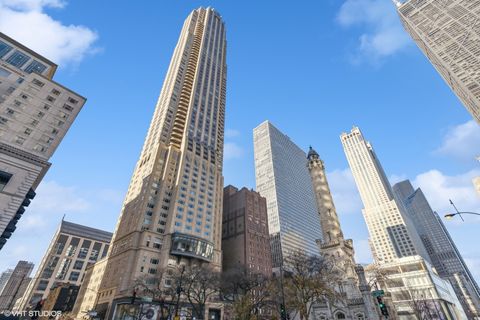 Photo of 800 N MICHIGAN Avenue #3501, Chicago, IL 60611 (MLS # 12471210)