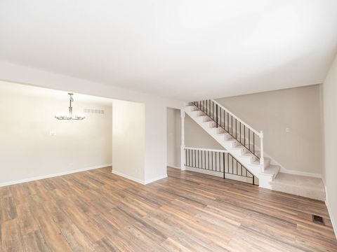 Tiny photo for 1933 Williamsburg Drive, Hoffman Estates, IL 60169 (MLS # 12529638)