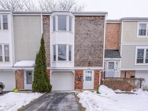 Photo of 1933 Williamsburg Drive, Hoffman Estates, IL 60169 (MLS # 12529638)