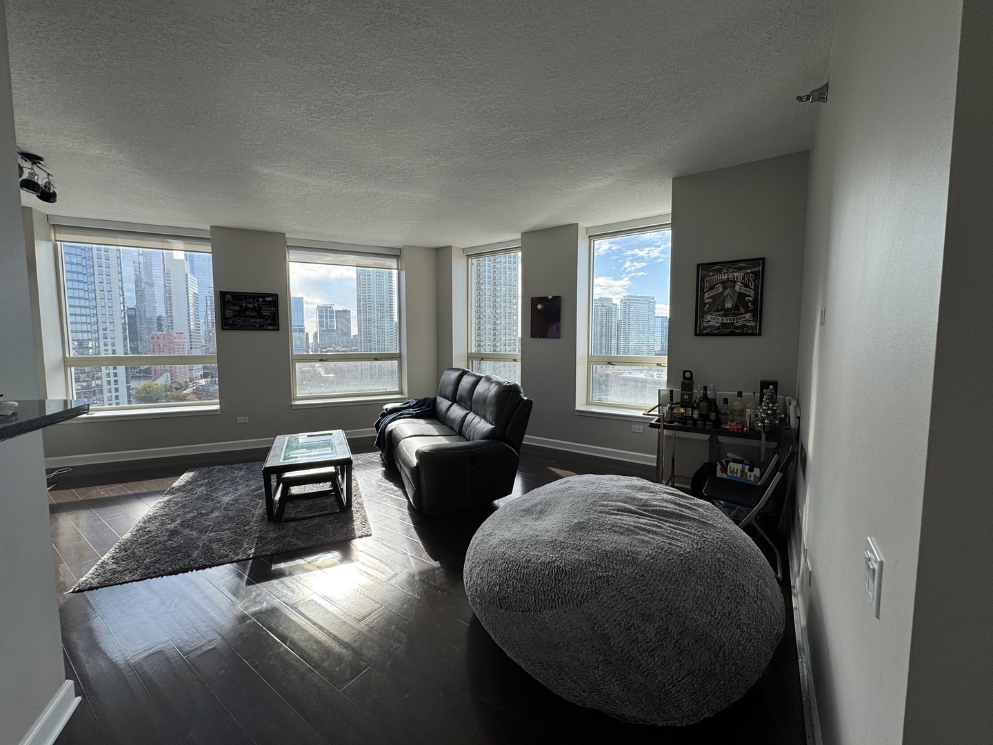 600 N Kingsbury Street 1602