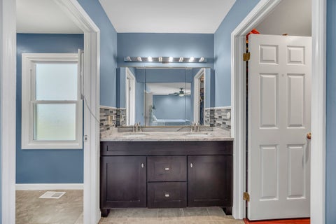 Tiny photo for 256 E Fox Hill Drive, Buffalo Grove, IL 60089 (MLS # 12754602)