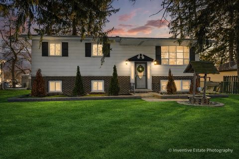 17W645 Lorraine Avenue Addison IL 60101