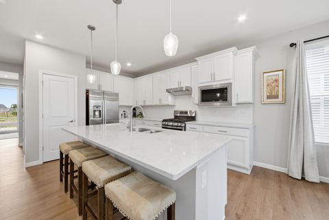 Tiny photo for 3203 Sweetgrass Circle, Aurora, IL 60503 (MLS # 12600214)