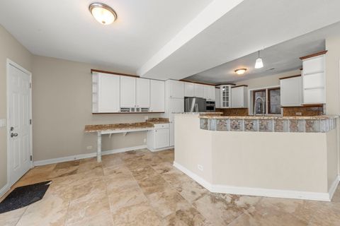 Tiny photo for 338 Hiawatha Drive, Lake In The Hills, IL 60156 (MLS # 12525453)