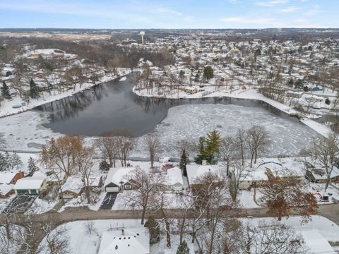 Tiny photo for 338 Hiawatha Drive, Lake In The Hills, IL 60156 (MLS # 12525453)