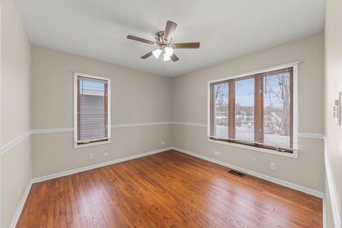 Tiny photo for 338 Hiawatha Drive, Lake In The Hills, IL 60156 (MLS # 12525453)