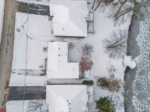 Tiny photo for 338 Hiawatha Drive, Lake In The Hills, IL 60156 (MLS # 12525453)