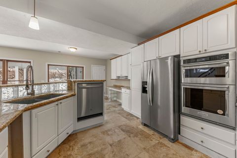 Tiny photo for 338 Hiawatha Drive, Lake In The Hills, IL 60156 (MLS # 12525453)