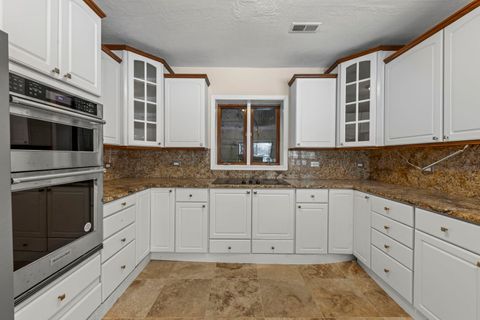 Tiny photo for 338 Hiawatha Drive, Lake In The Hills, IL 60156 (MLS # 12525453)