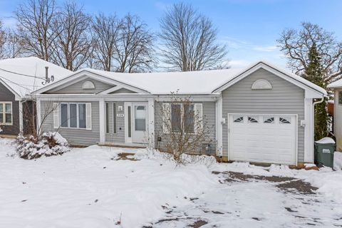 Tiny photo for 338 Hiawatha Drive, Lake In The Hills, IL 60156 (MLS # 12525453)