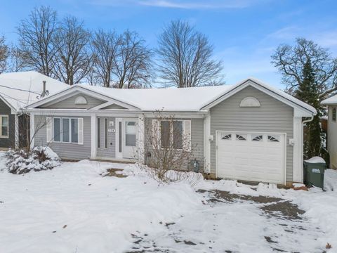 Tiny photo for 338 Hiawatha Drive, Lake In The Hills, IL 60156 (MLS # 12525453)