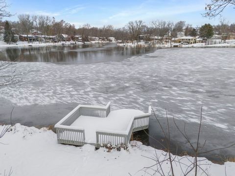 Tiny photo for 338 Hiawatha Drive, Lake In The Hills, IL 60156 (MLS # 12525453)