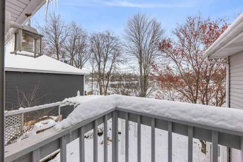 Tiny photo for 338 Hiawatha Drive, Lake In The Hills, IL 60156 (MLS # 12525453)