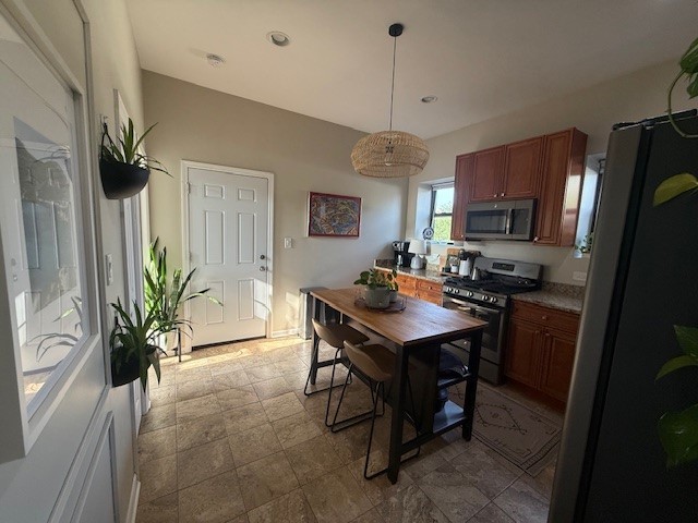1727 W Superior Street 3F