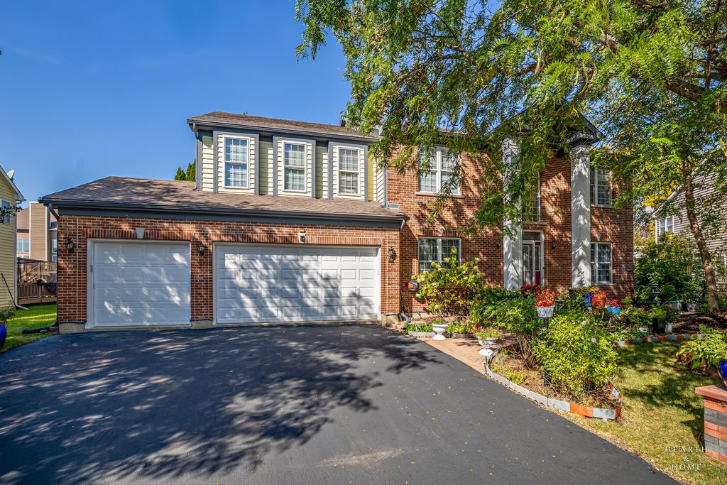 Photo for 7 Shoal Creek Court, Lake In The Hills, IL 60156 (MLS # 12494521)