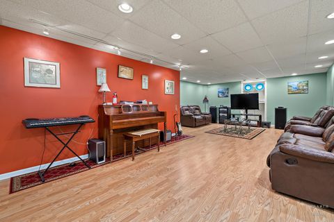 Tiny photo for 7 Shoal Creek Court, Lake In The Hills, IL 60156 (MLS # 12494521)