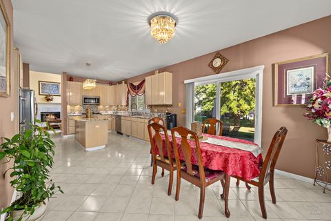 Tiny photo for 7 Shoal Creek Court, Lake In The Hills, IL 60156 (MLS # 12494521)