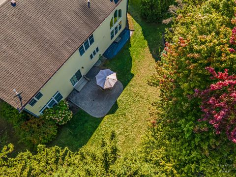 Tiny photo for 7 Shoal Creek Court, Lake In The Hills, IL 60156 (MLS # 12494521)