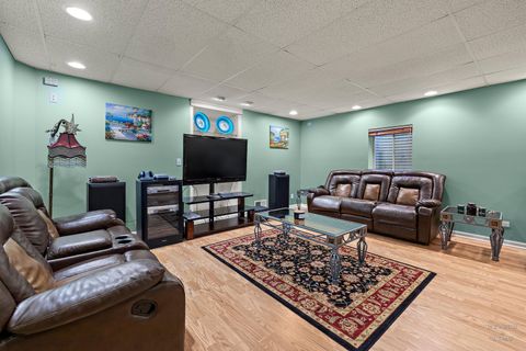 Tiny photo for 7 Shoal Creek Court, Lake In The Hills, IL 60156 (MLS # 12494521)