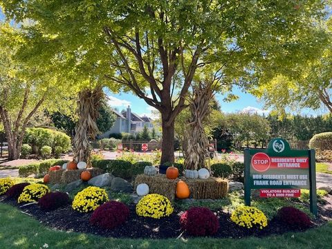 Tiny photo for 7 Shoal Creek Court, Lake In The Hills, IL 60156 (MLS # 12494521)