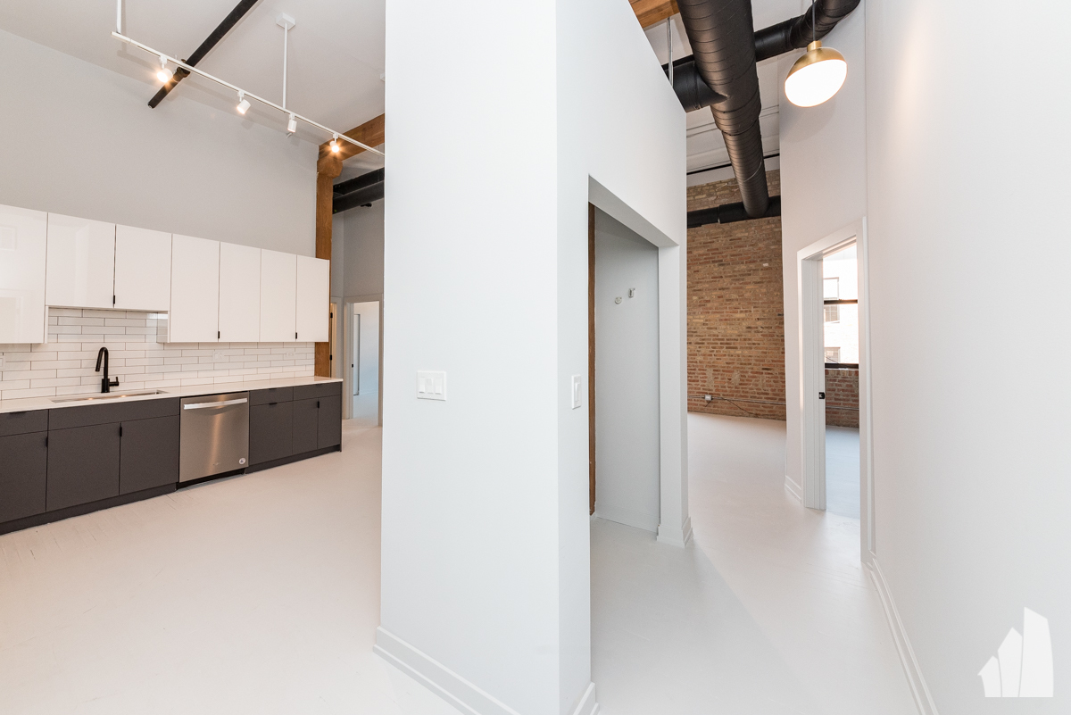 213 N Racine Avenue 303