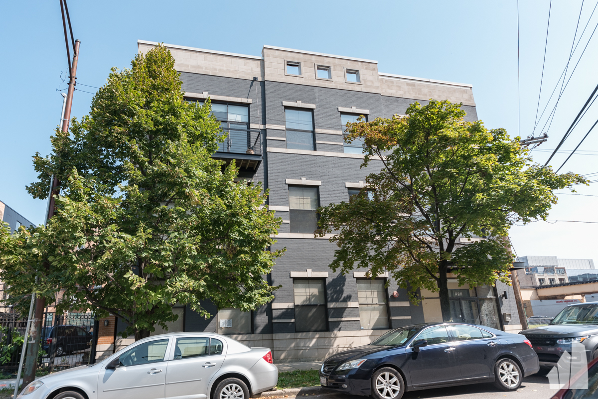 213 N Racine Avenue 303