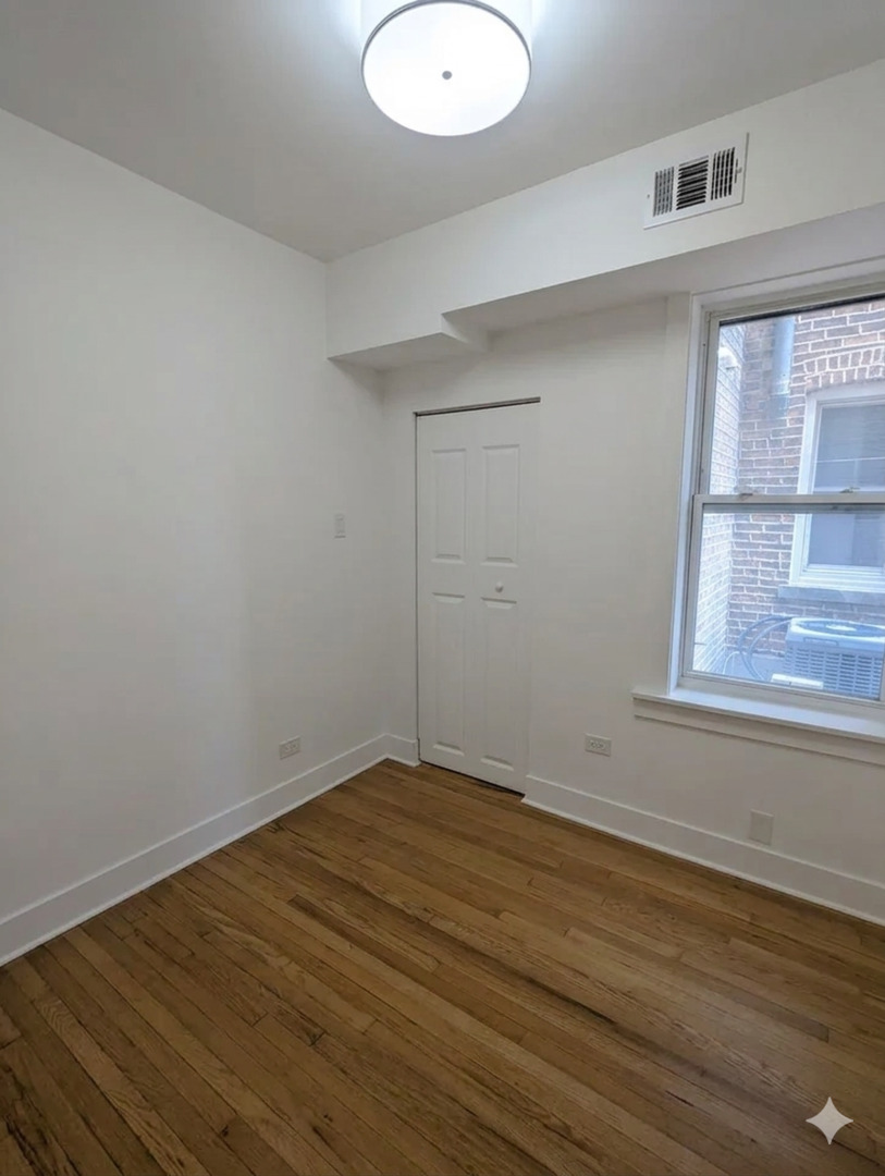 1945 W Augusta Avenue 2W