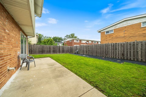 Tiny photo for 8837 Robin Drive, Des Plaines, IL 60016 (MLS # 12727185)
