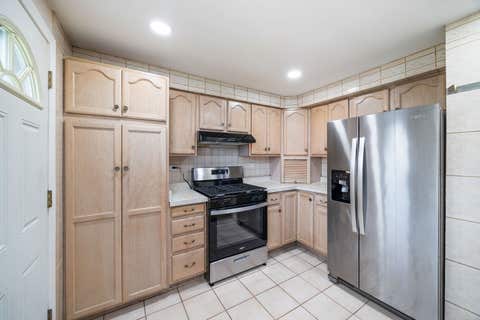 Tiny photo for 8837 Robin Drive, Des Plaines, IL 60016 (MLS # 12727185)
