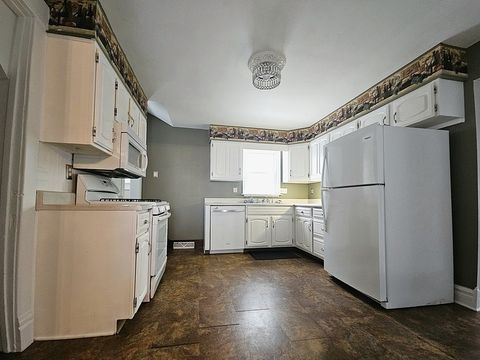 Tiny photo for 916 S Hennepin Avenue, Dixon, IL 61021 (MLS # 12538277)