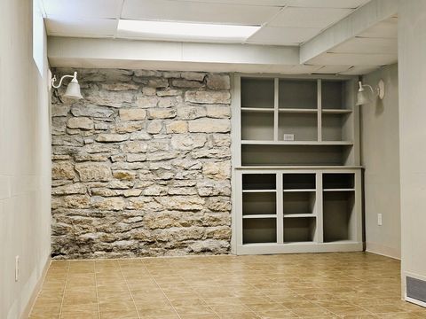 Tiny photo for 916 S Hennepin Avenue, Dixon, IL 61021 (MLS # 12538277)