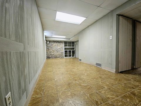 Tiny photo for 916 S Hennepin Avenue, Dixon, IL 61021 (MLS # 12538277)