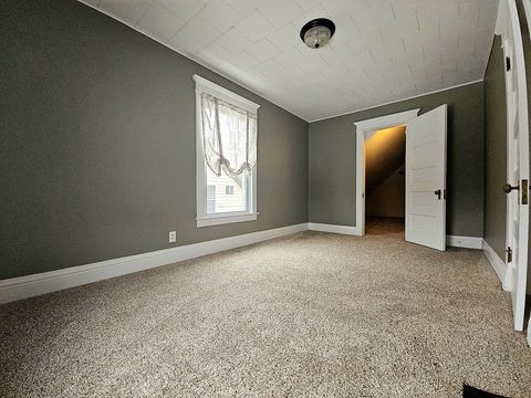 Tiny photo for 916 S Hennepin Avenue, Dixon, IL 61021 (MLS # 12538277)