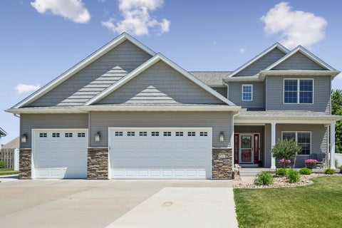 Photo of 851 Stonebridge Circle, Eldridge, IA 52748 (MLS # 12666300)