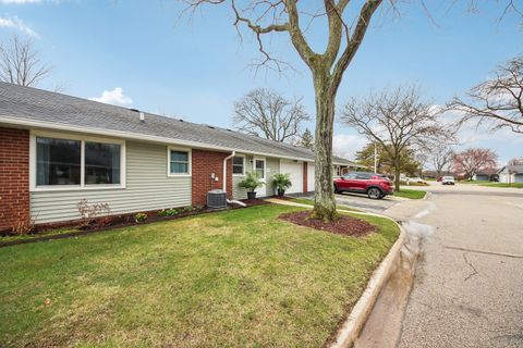 Tiny photo for 7405 Chevy Chase Court, Fox Lake, IL 60020 (MLS # 12607610)